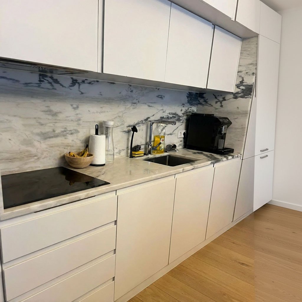 Lisbon apartment biweekly cleaning service team